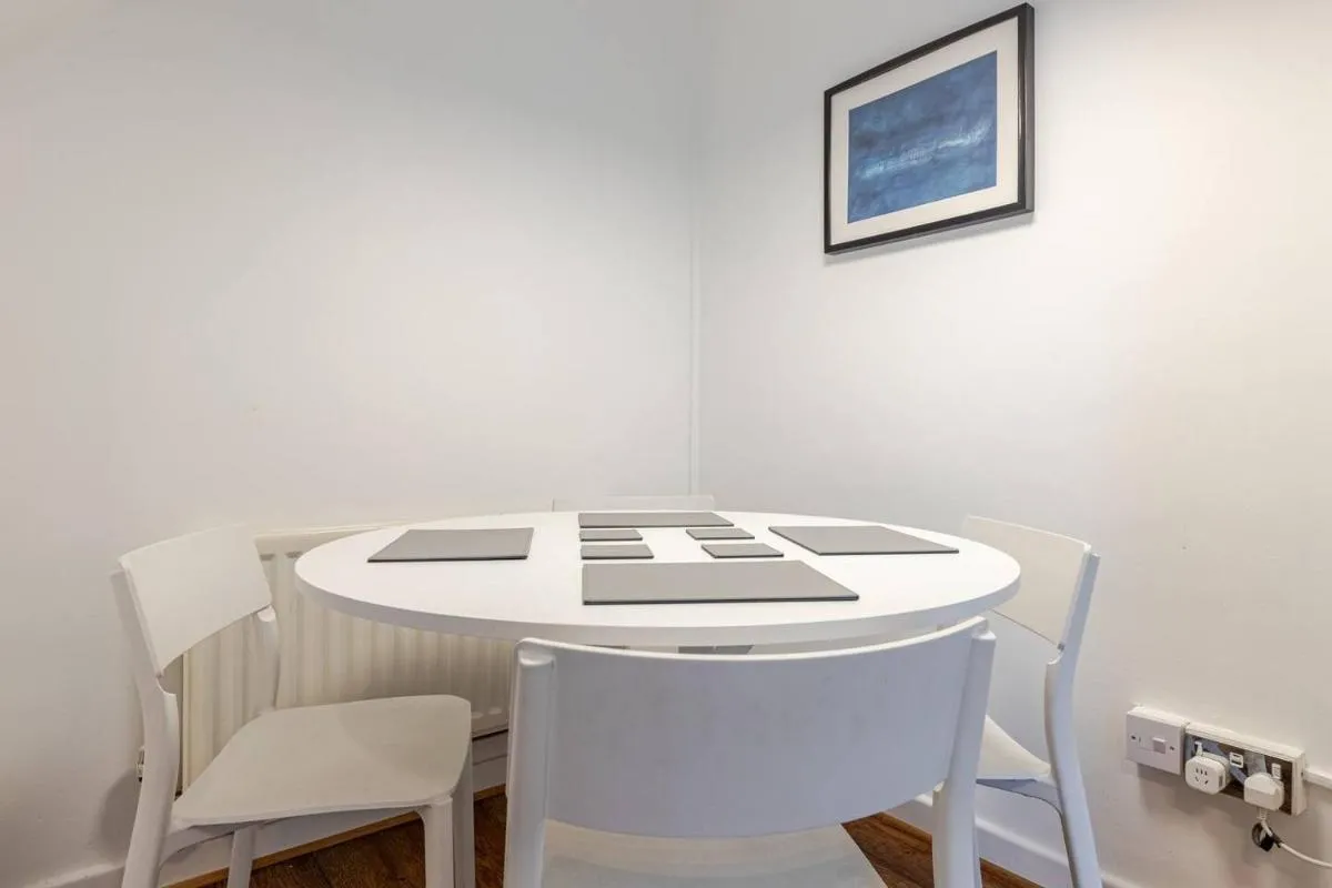 Image 5 of Charming 2-Bed Garden Flat