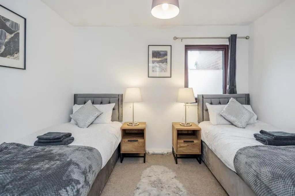 ✪ Charming ✪ 2 Bed House with Garden & Parking ✪ Perfect Location ✪ Greater London ✪ Woodford/Enfield ✪