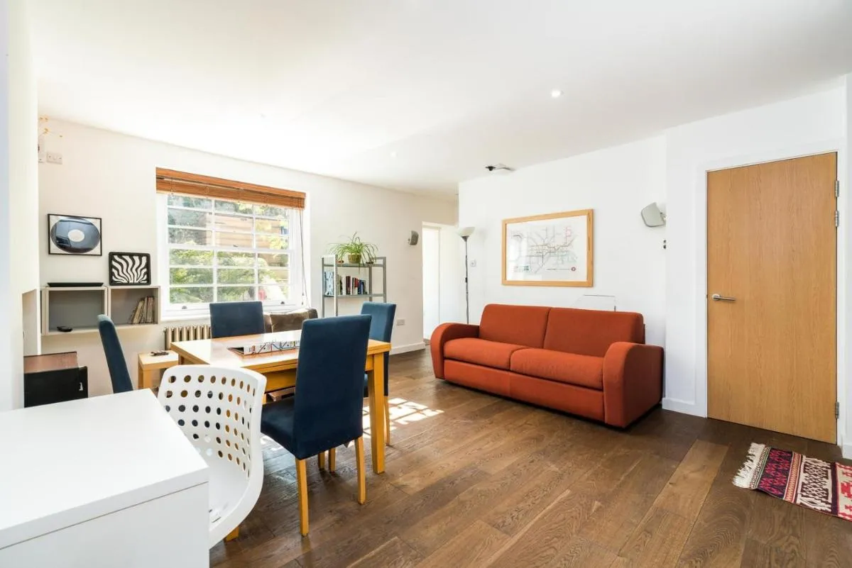 Image 5 of Charming 2 Bedroom Apartment in Kentish Town