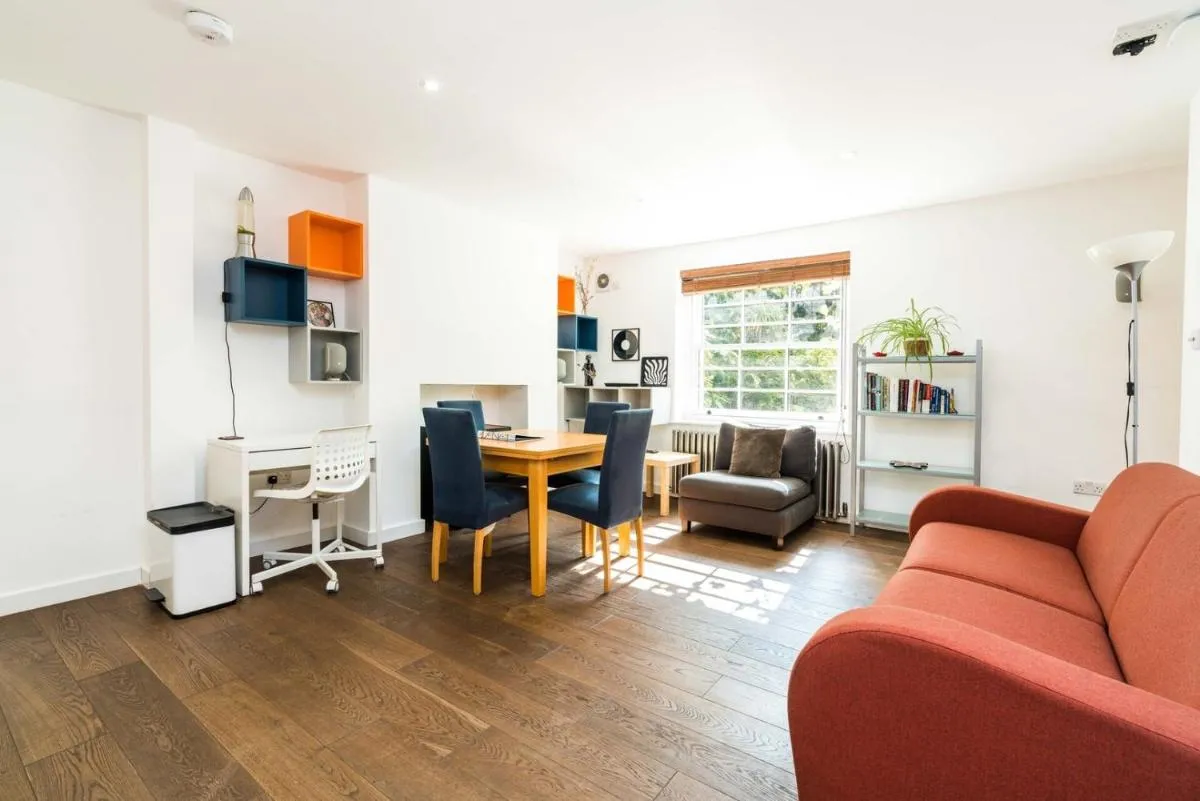 Image 4 of Charming 2 Bedroom Apartment in Kentish Town