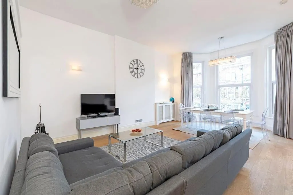 Image 5 of Charming 2 Bedroom Flat in Kensington