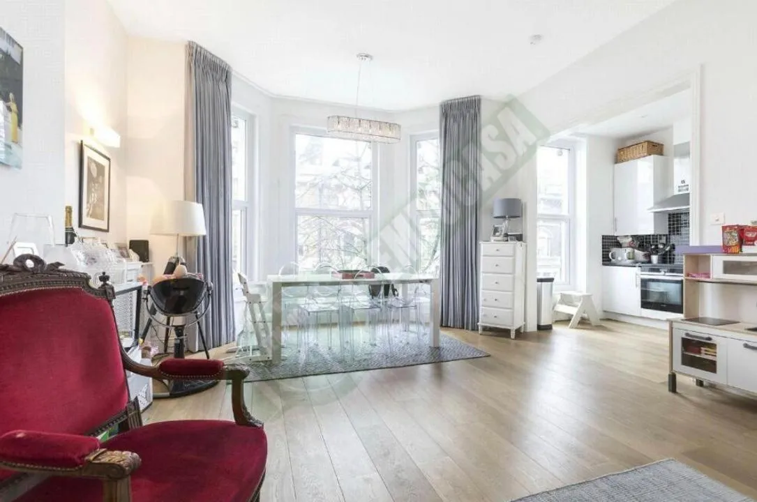 Image 4 of Charming 2 Bedroom Flat in Kensington
