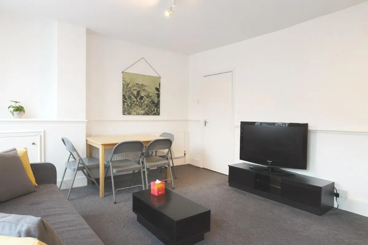 Image 5 of Charming 2 Bedroom Maisonette in the heart of Camden