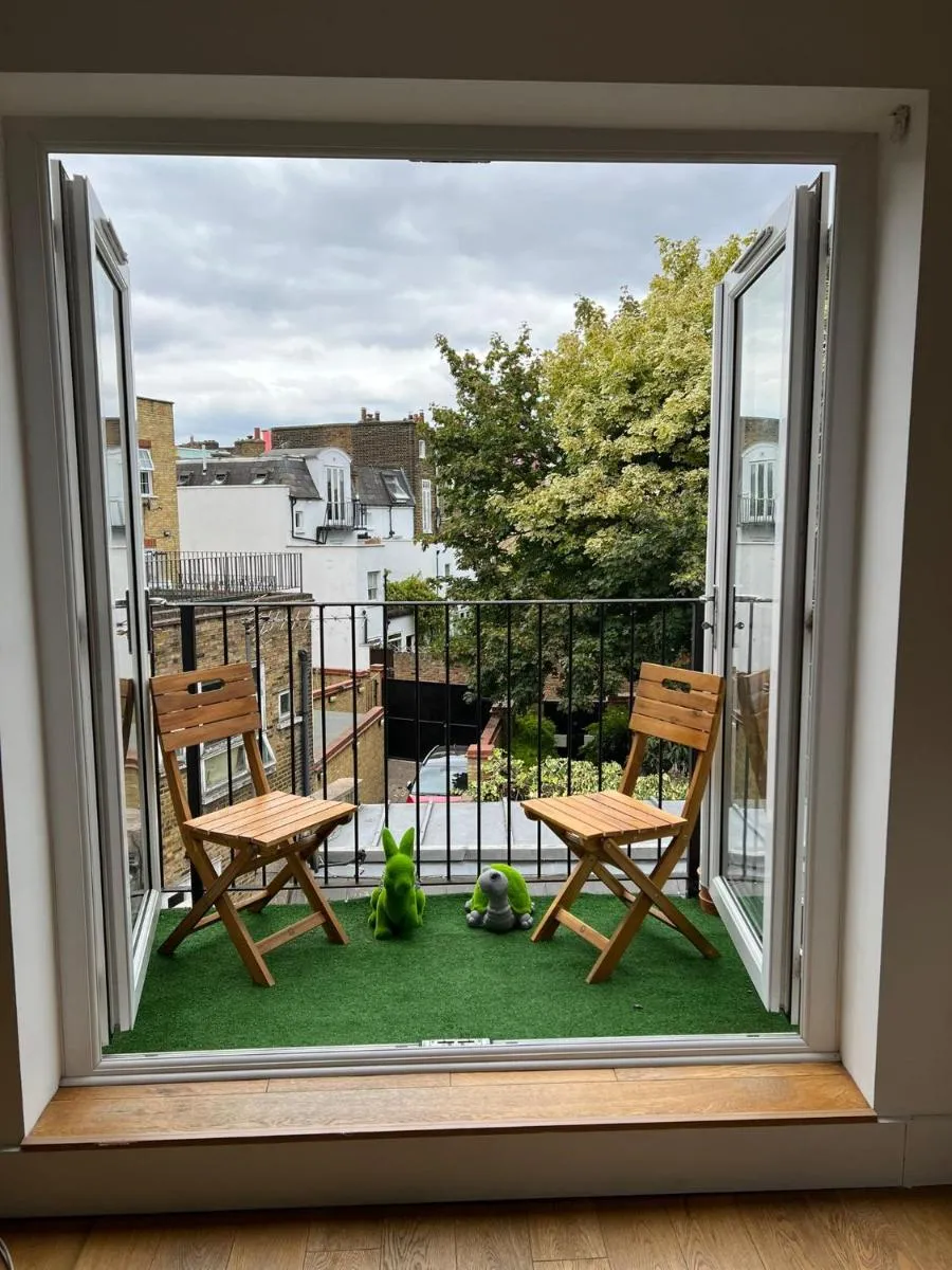 Image 5 of Charming 2 bed apartment Free WiFi close to Camden
