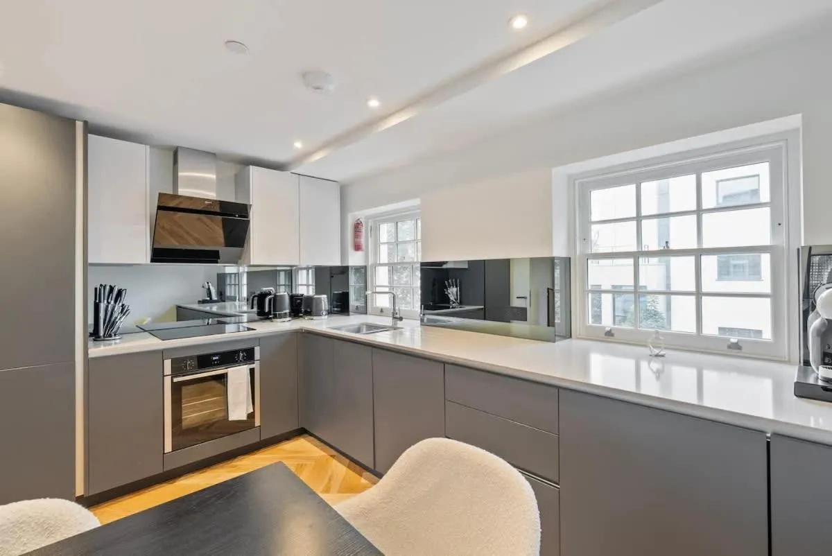 Image 4 of Charming 2 bedroom 2 bathroom flat near Oxford St