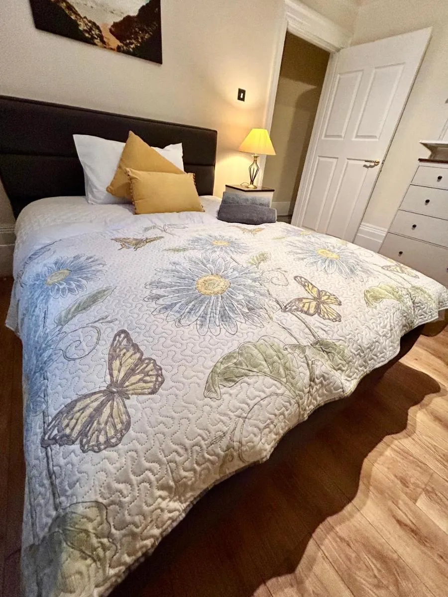 Image 4 of Charming 2 bedroom central London family home