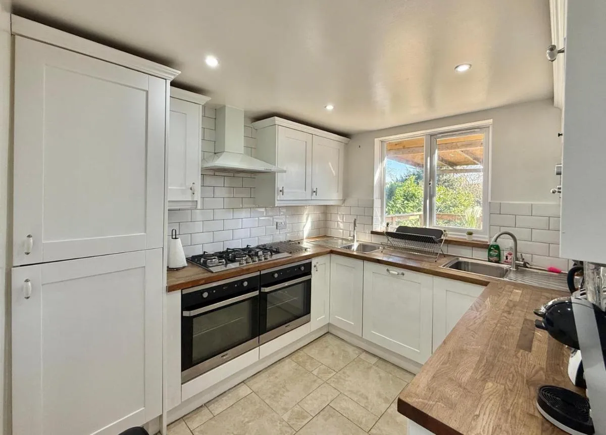 Image 3 of Charming 2 bedroom with a huge Garden