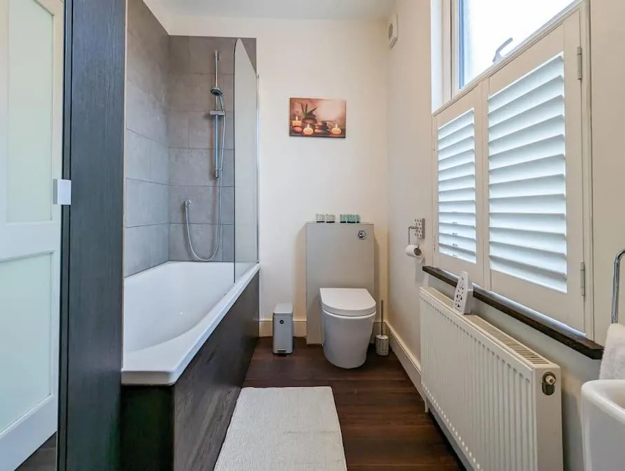Image 3 of Charming 3BR in Trendy Tottenham Neighborhood