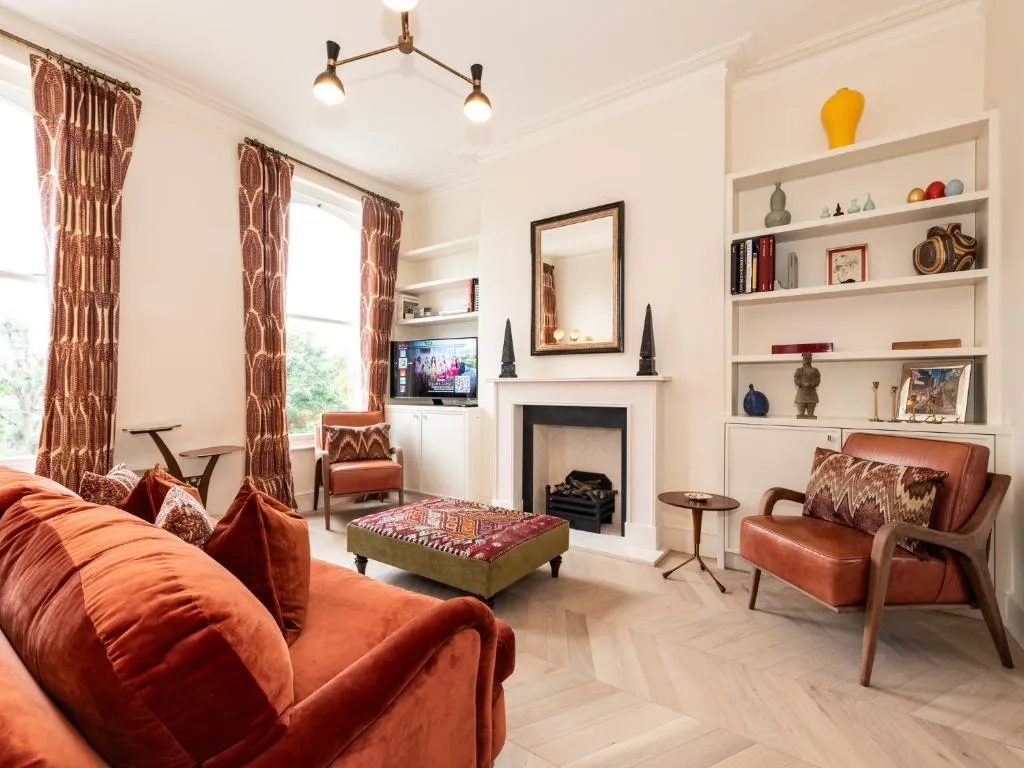 Image 1 of Charming 3-Bedroom Flat in Iconic Notting Hill – Pass the Keys