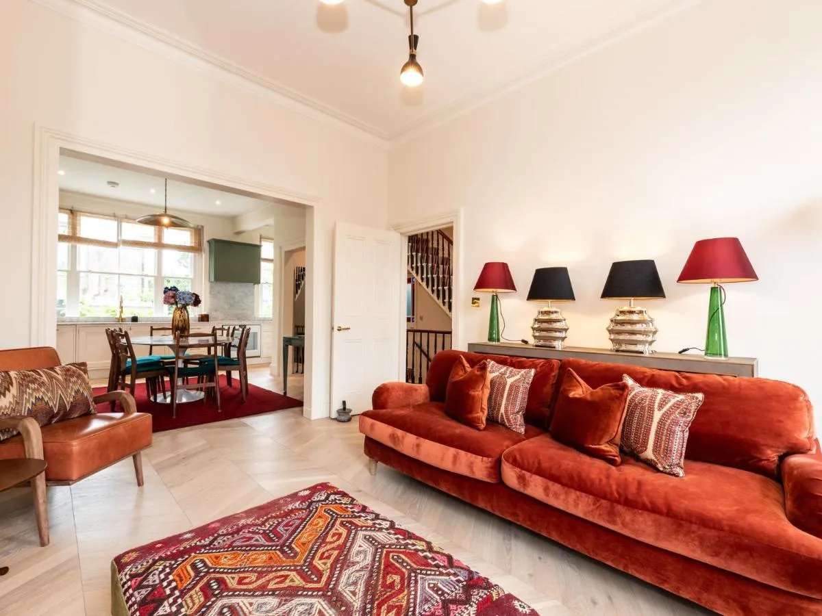 Image 4 of Charming 3-Bedroom Flat in Iconic Notting Hill – Pass the Keys