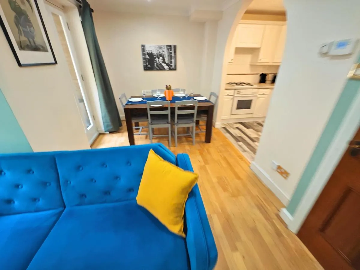 Image 4 of Charming 3 Bed Home in Central London, Abbey Road