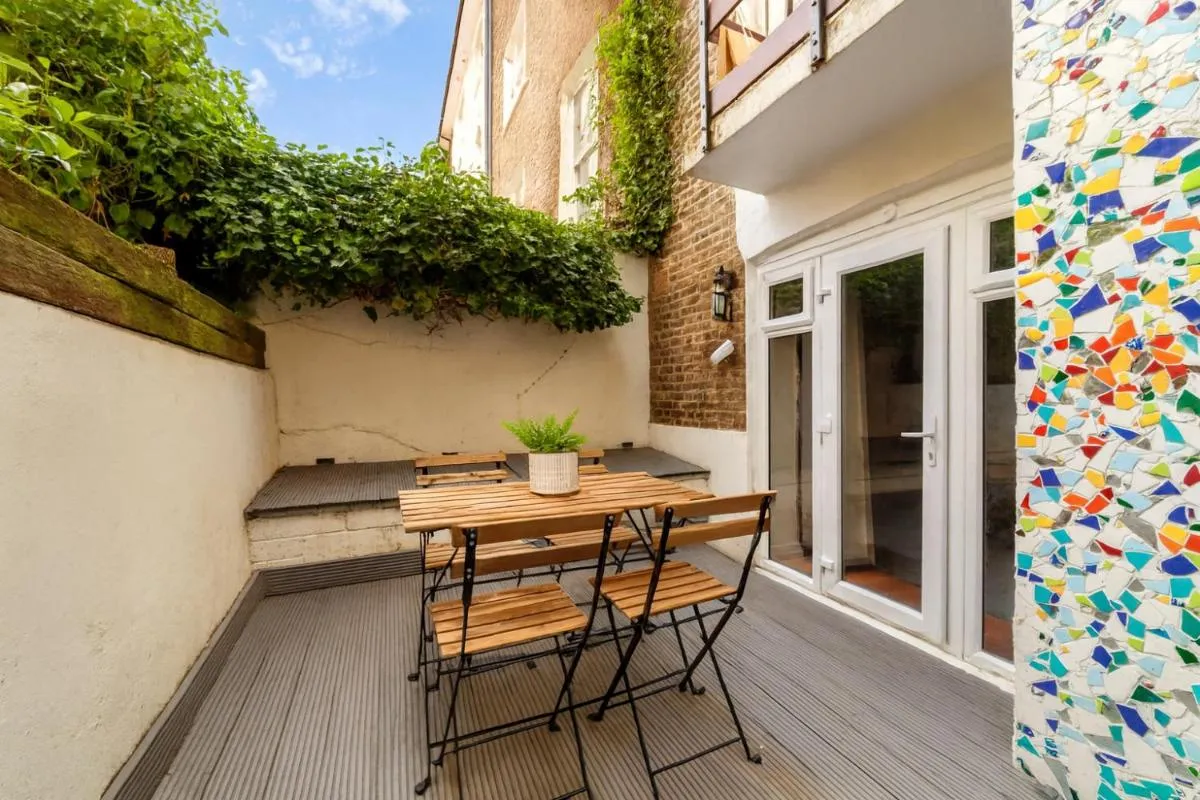Image 5 of Charming Apartment in Belsize Park