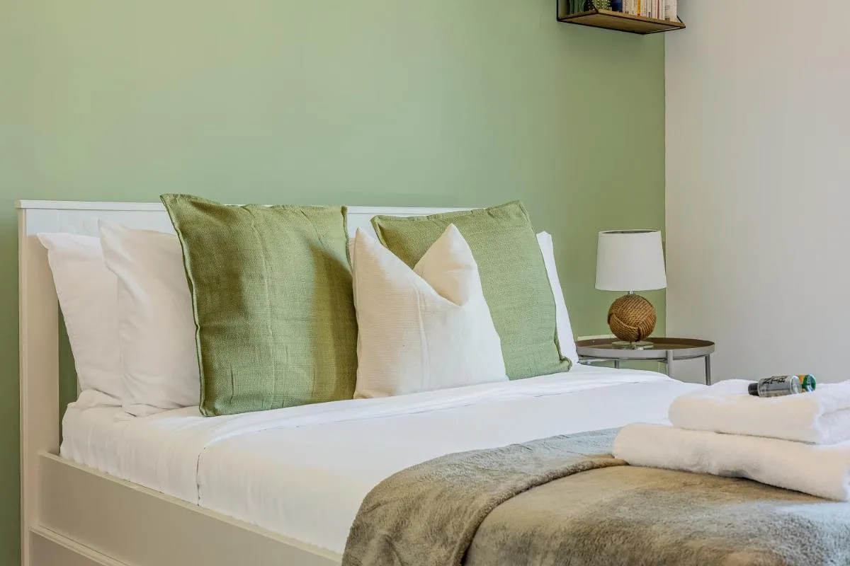 Image 3 of Charming Bright 2Bed Apt Deptford, Greenwich