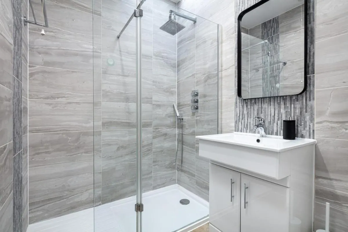 Image 3 of Charming Covent Garden, Air-Con Sleeps 6