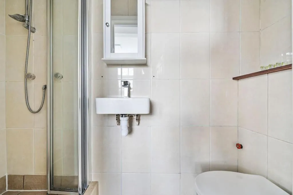 Image 3 of Charming Flat In Shepherds Bush