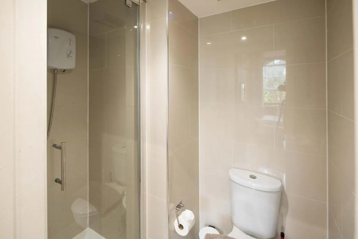 Image 3 of Charming Fully Equipped Studio