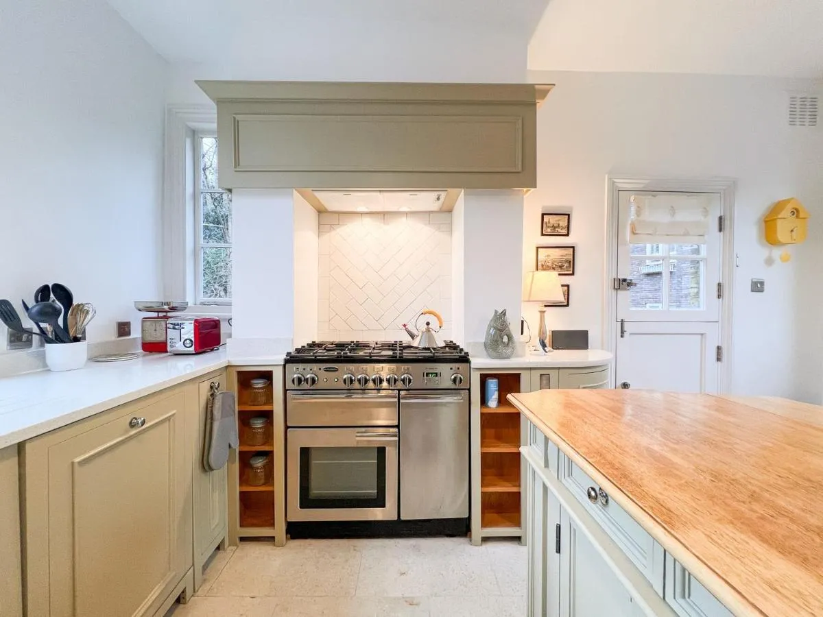 Image 4 of Charming Historic 3BR Home – Steps to Greenwich Park – Cutty Sark & Royal Observatory
