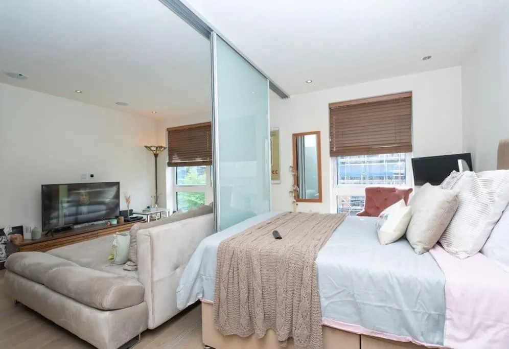 Image 3 of Charming Manhatten studio Apartment Chelsea
