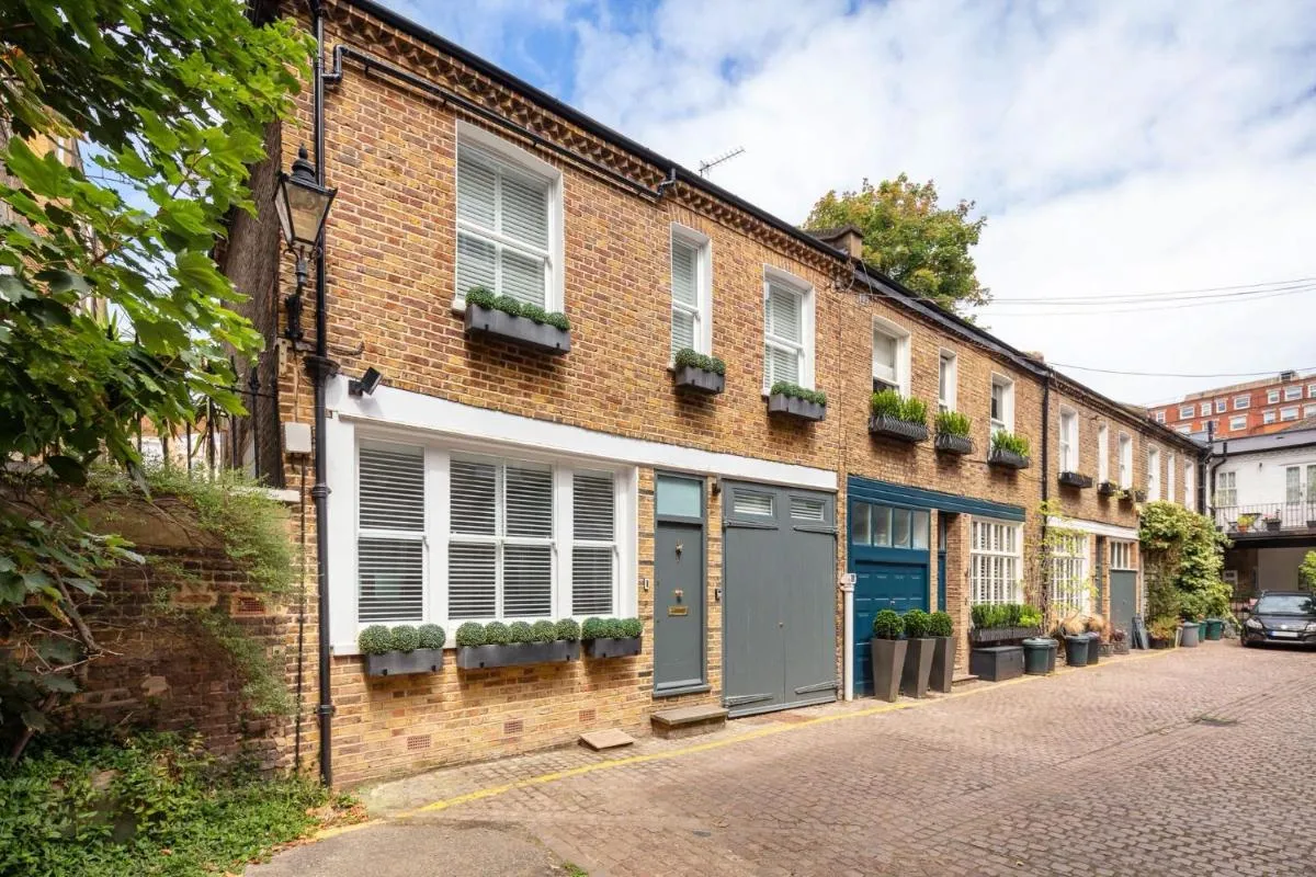 Image 5 of Charming Mews house in Kensington
