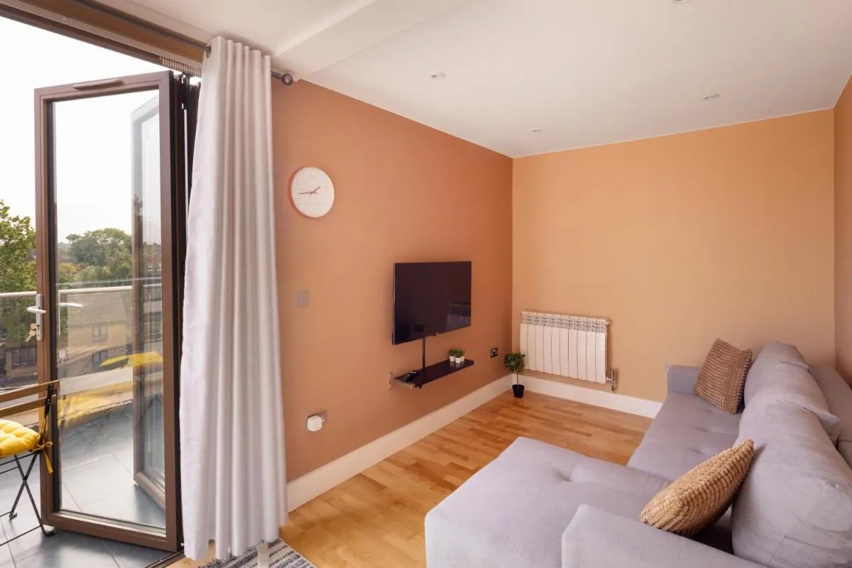 Image 5 of Charming One-Bedroom Retreat in Kingston KT2, London