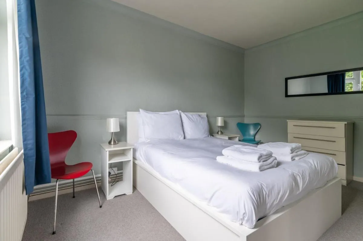 Image 3 of Charming One Bed Abode In East Putney