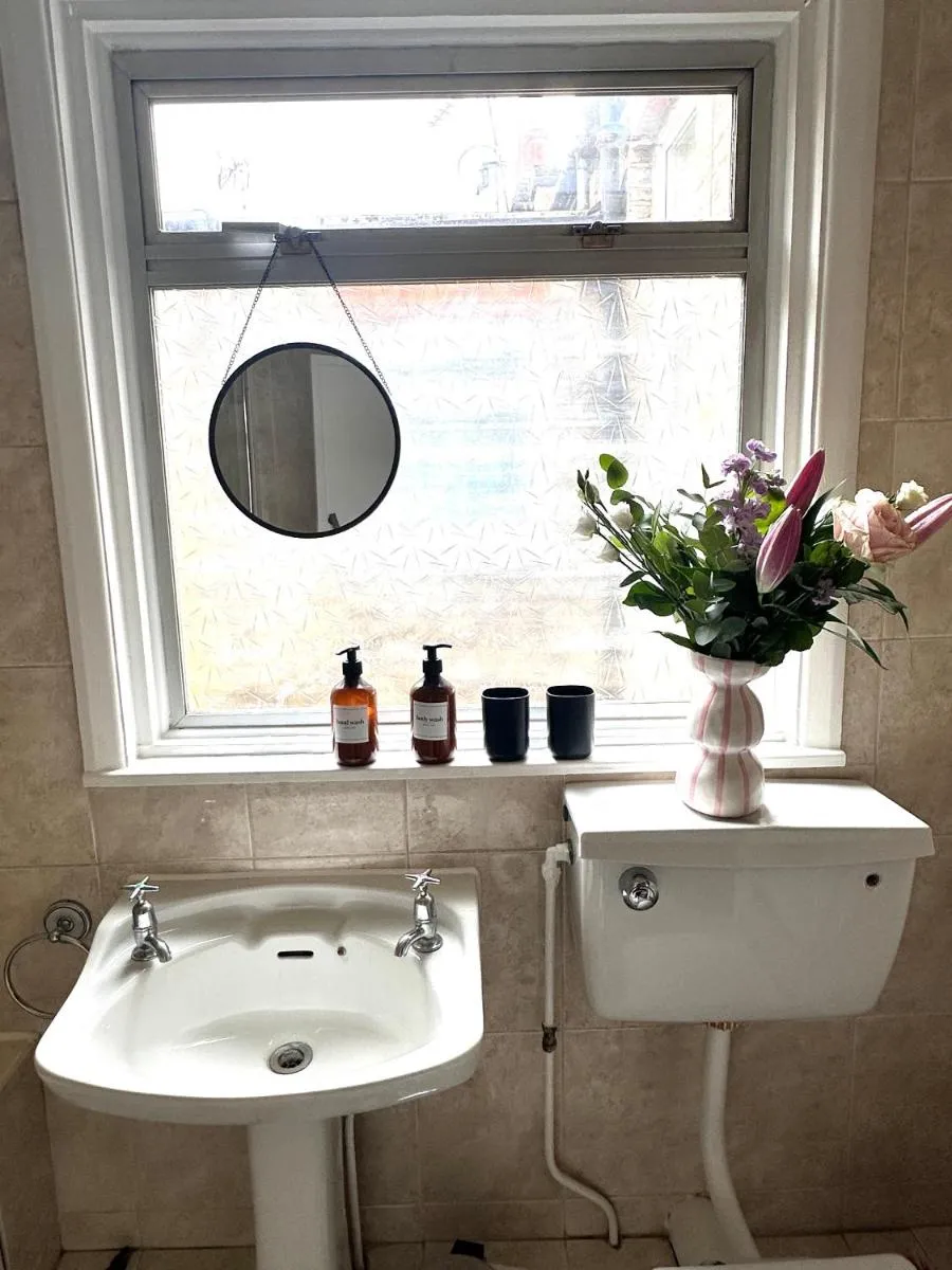 Image 4 of Charming, Renovated Residence in Willesden Green