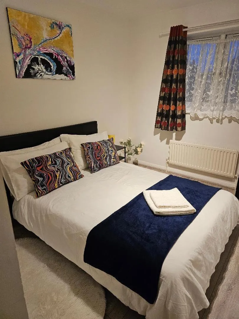 Image 4 of Charming Retreat for 6 People in London