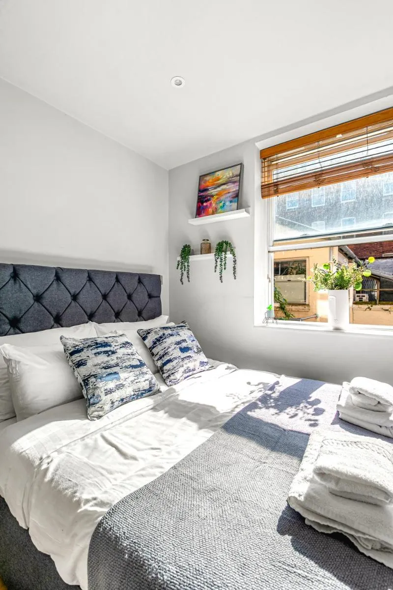 Image 4 of Charming Studio Flat close to Holborn station