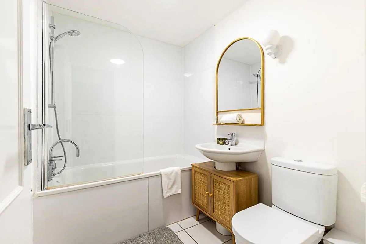 Image 5 of Charming Two-Bedroom Flat in West Hampstead