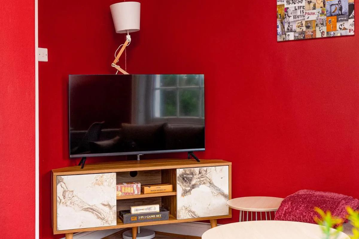Image 5 of Charming Two Bedroom in Camden