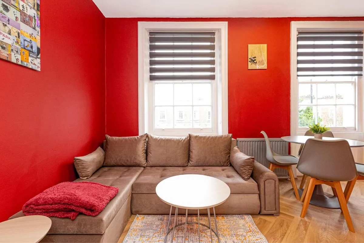 Image 4 of Charming Two Bedroom in Camden