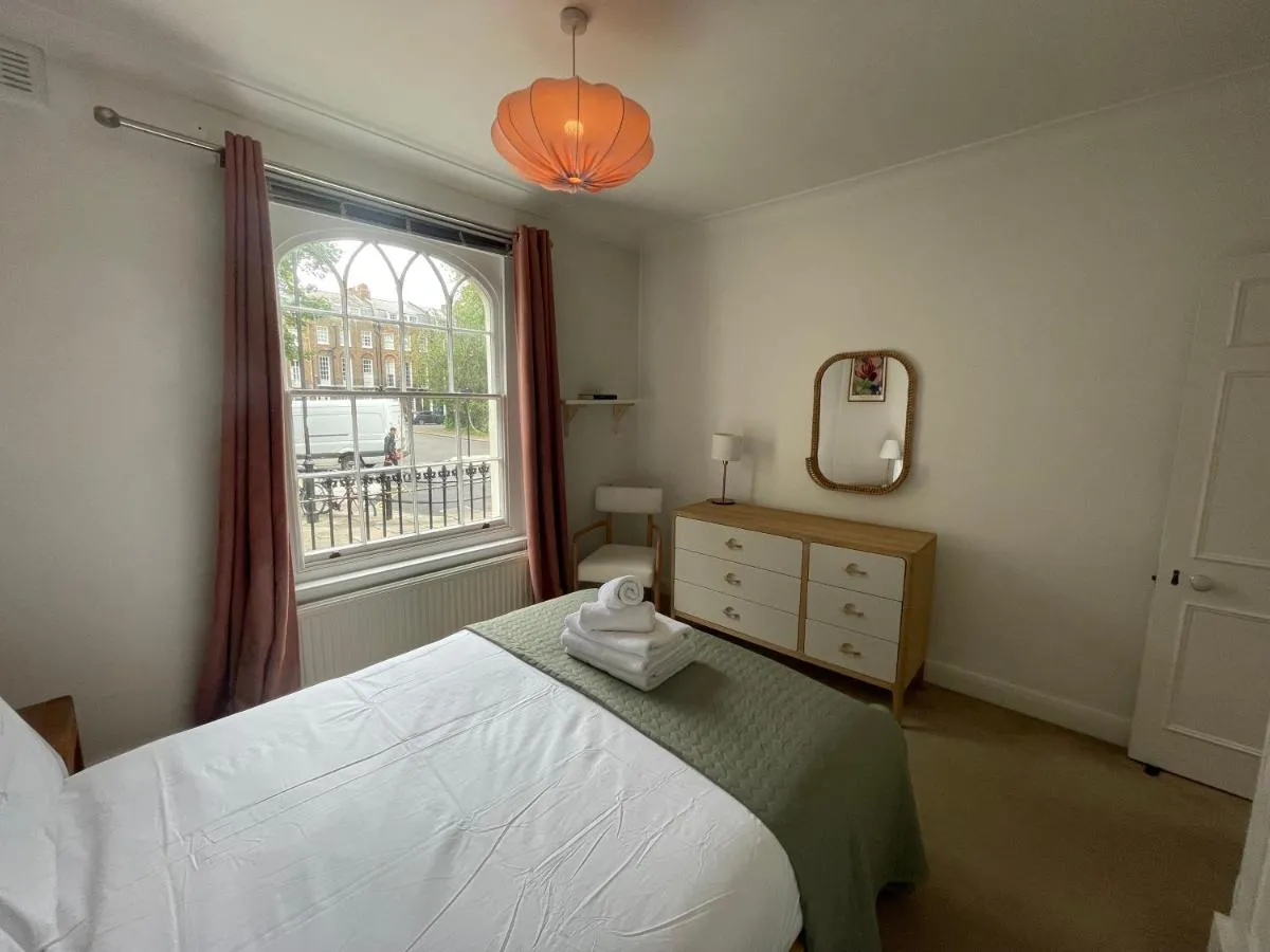 Image 4 of Charming & Central 2BD Flat – Islington