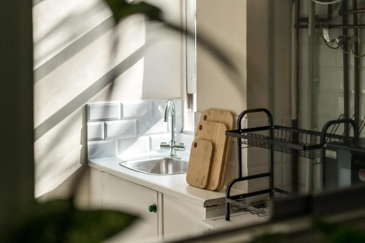Image 3 of Charming apartment one bedroom west london