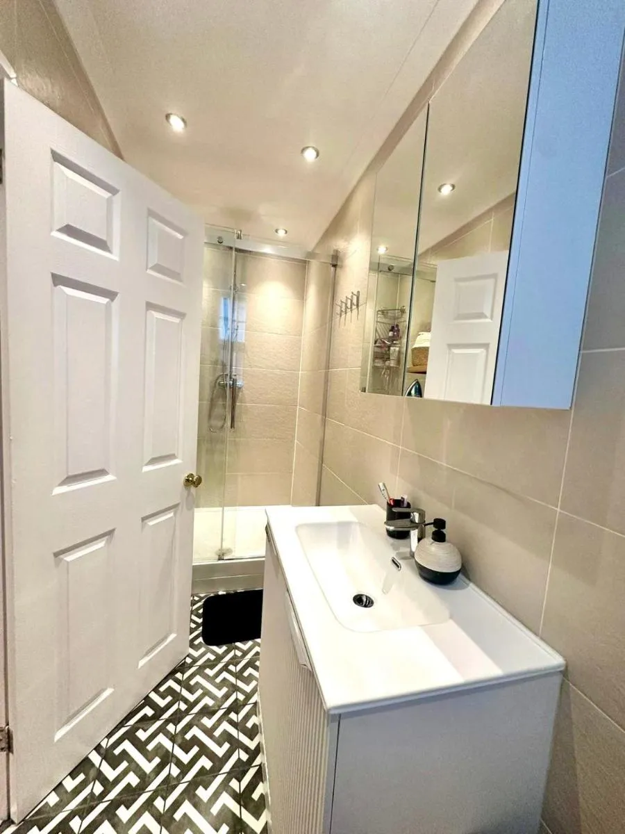 Image 4 of Charming flat in central London