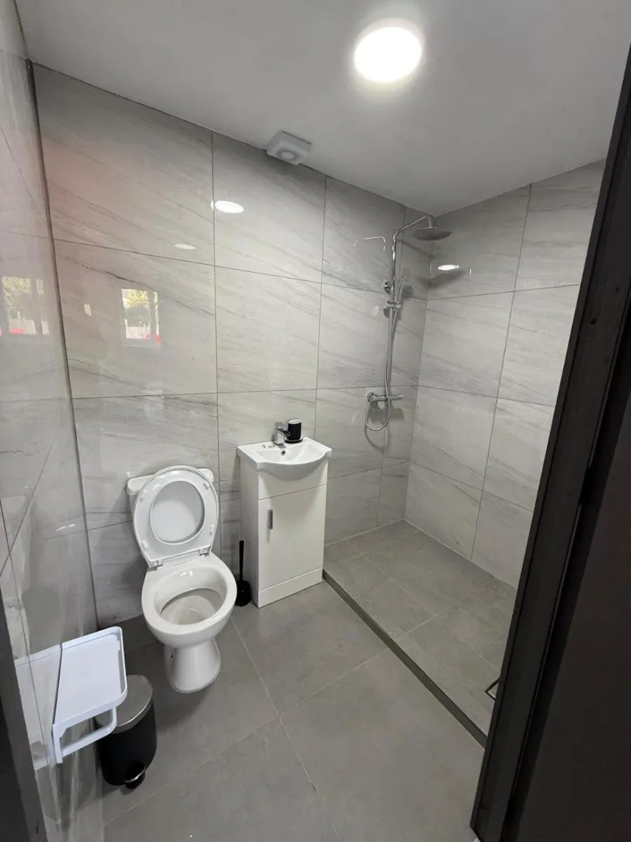 Image 3 of Charming studio flat in HA8, 6 mins walk to Edgware station