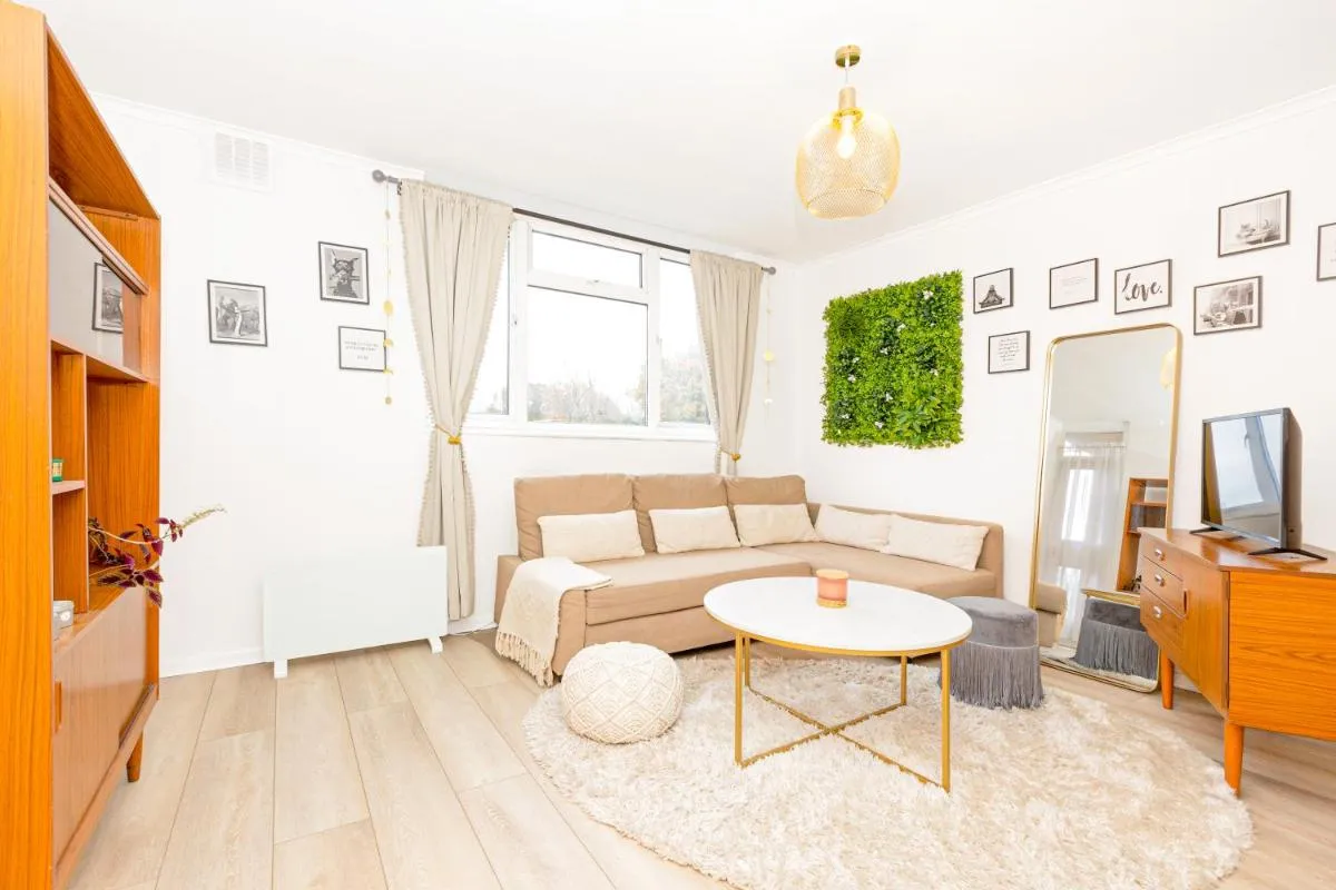 Image 5 of Charming studio with balcony in Putney, 5 min tube
