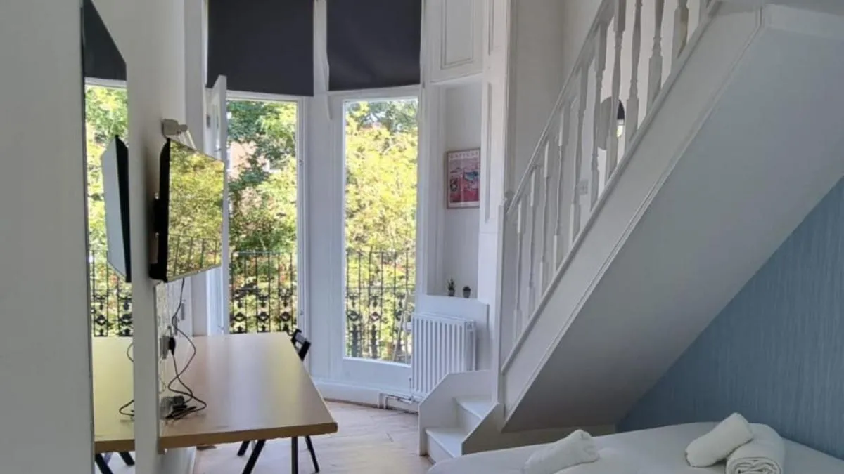 Image 5 of Charmstay Swiss Cottage