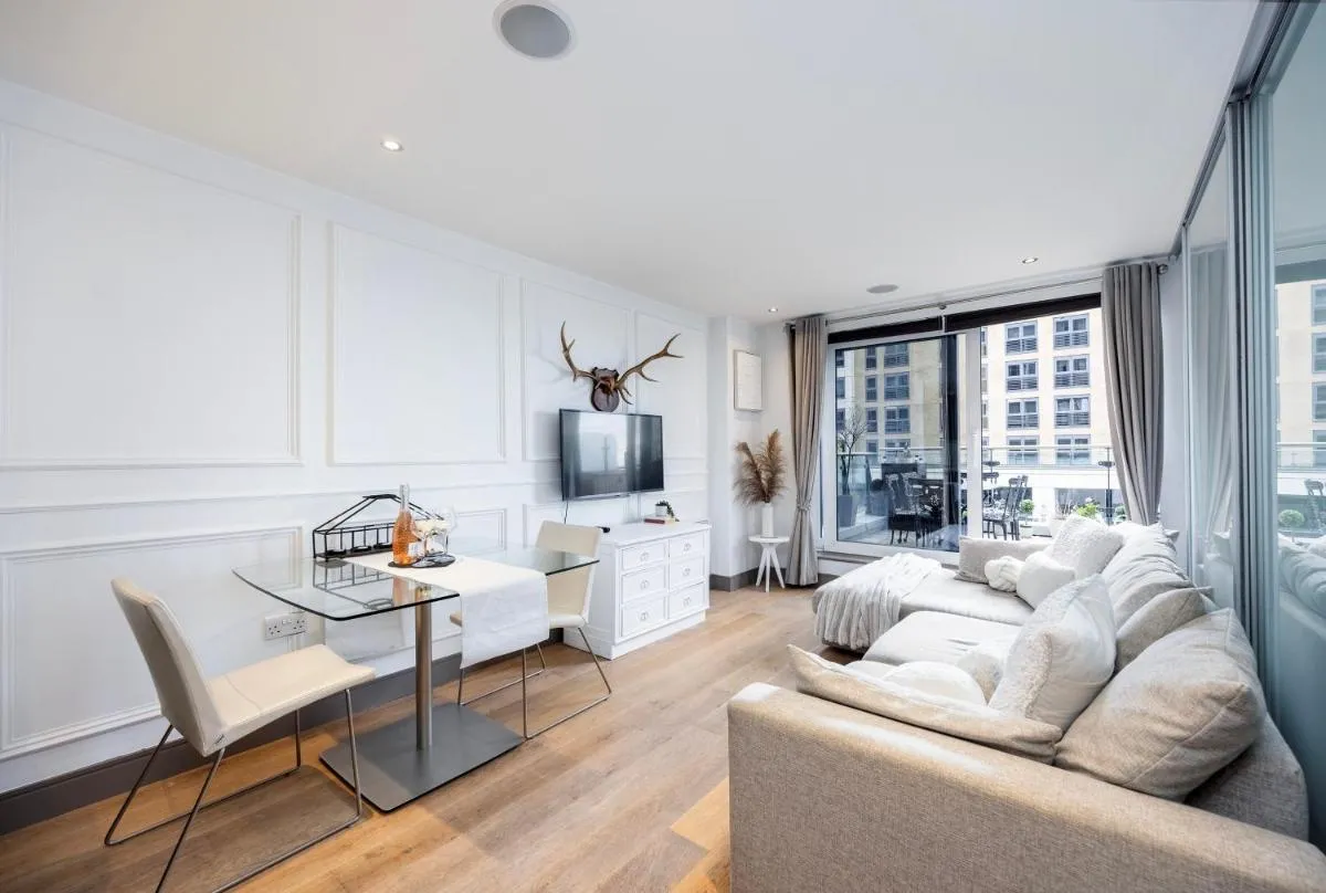 Image 5 of Chelsea Harbour Living