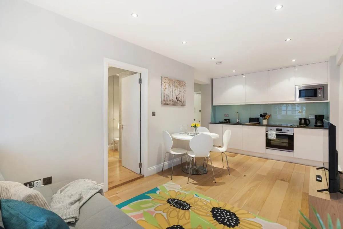 Image 3 of Chelsea Luxe – 16