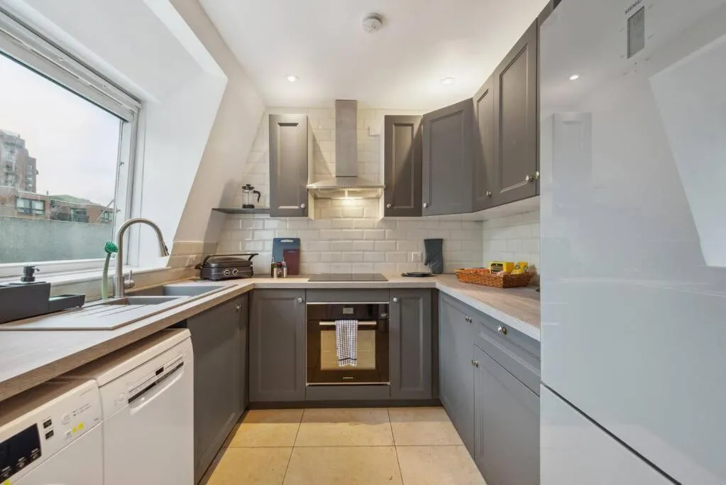 Image 4 of Chelsea Superior Apartment – 10 Minutes from Stadium