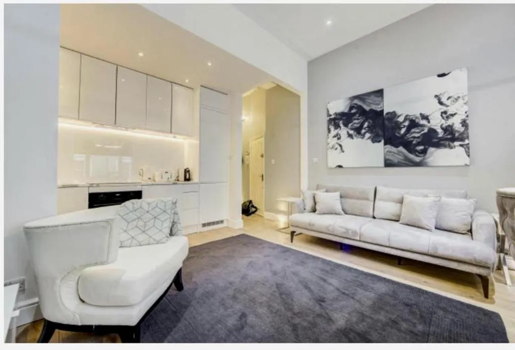 Image 1 of Chelsea – 2Bed Apartment – sleeps 4 – Pet Friendly