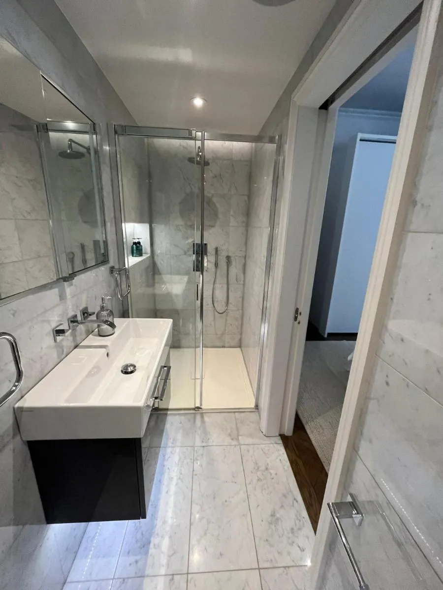 Image 4 of Chelsea flat, convenient and quiet