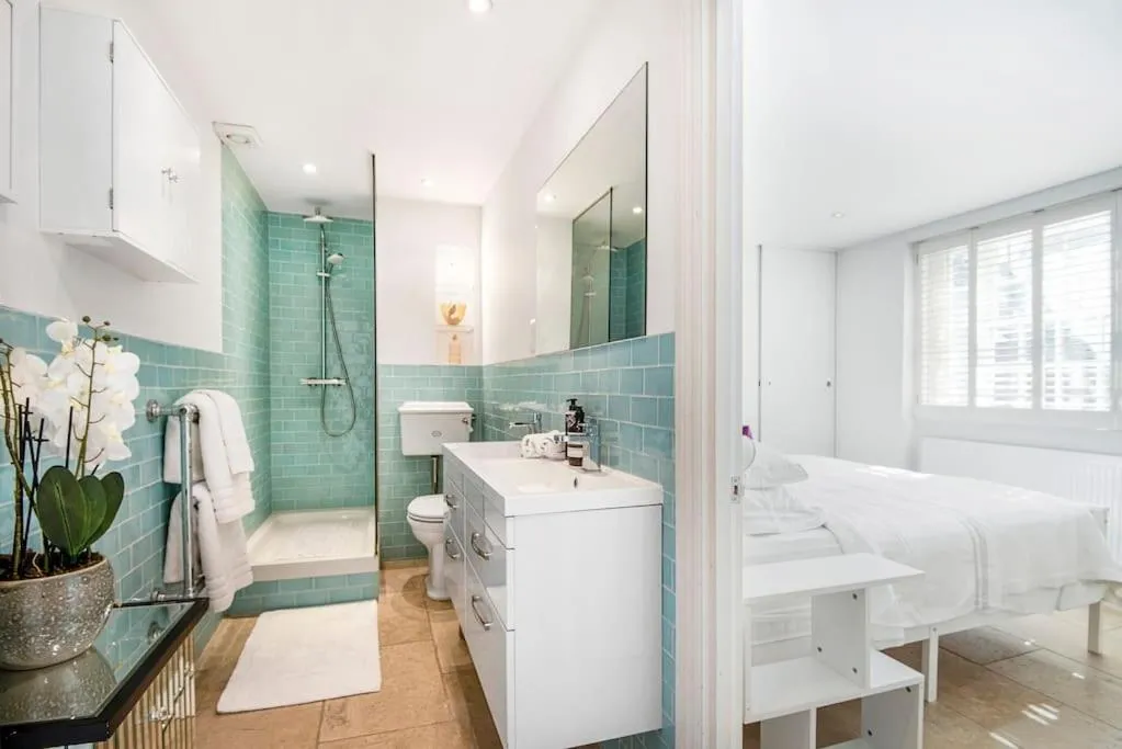 Image 3 of Chepstow Place- Notting Hill
