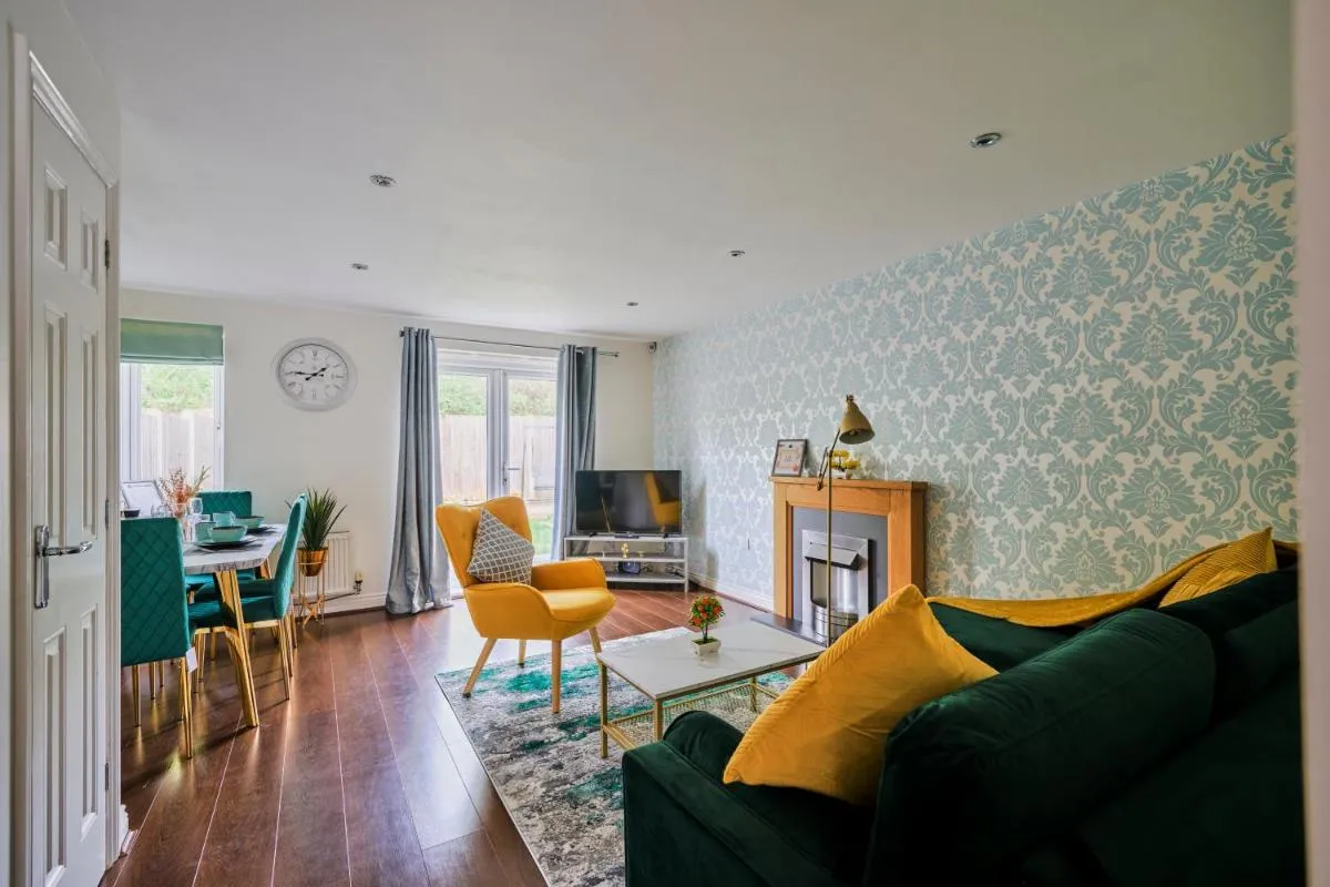 Image 4 of Cherish Stays spacious & amazing 3 Bed House in Hayes & Heathrow