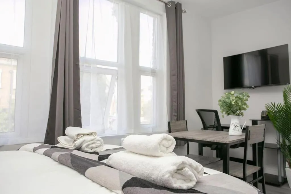Image 3 of Cherry blossom studio in Sydenham