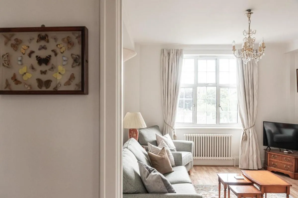 Image 5 of Chestnut Blossom – 1 Bedroom in Kensington