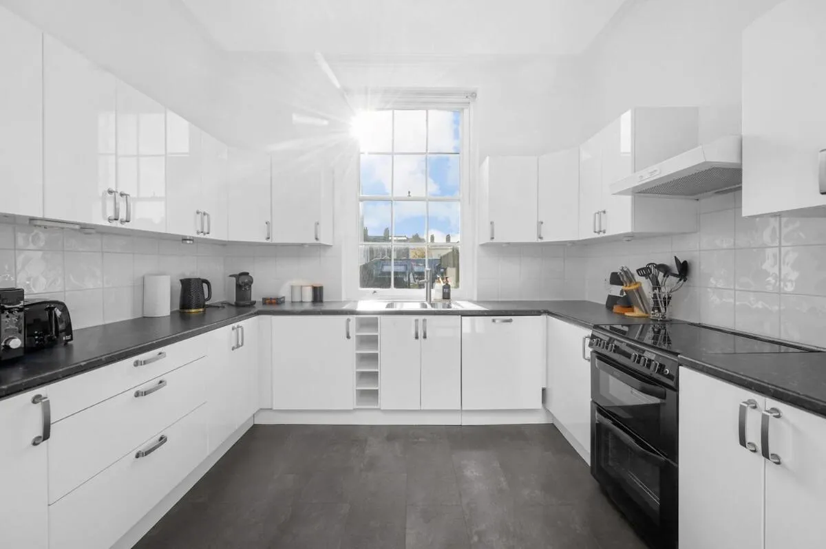 Image 4 of Chic 1BR Flat Walk to Kings Cross & St Pancras