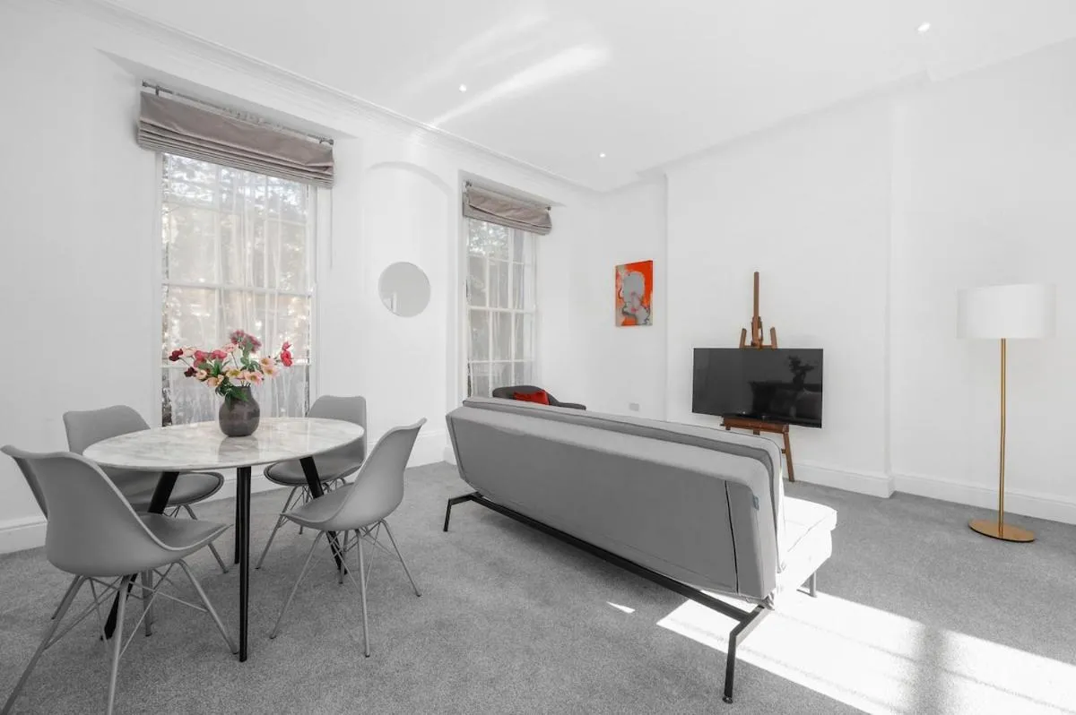 Image 5 of Chic 1BR Flat Walk to Kings Cross & St Pancras