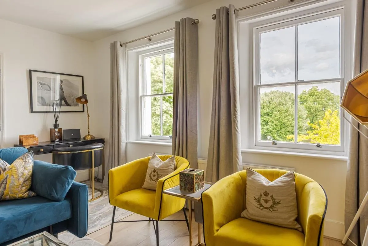 Image 5 of Chic 1BR Teddington Apartment Modern & Bright