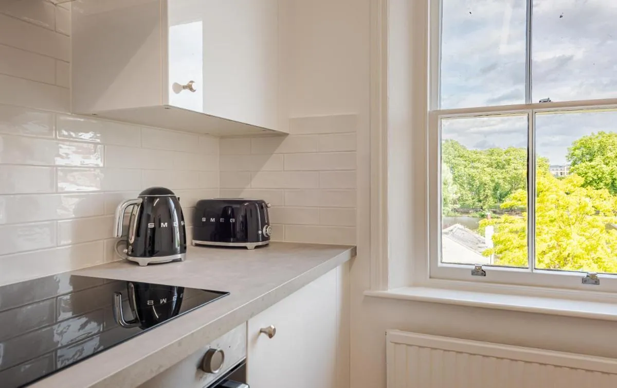 Image 4 of Chic 1BR Teddington Apartment Modern & Bright